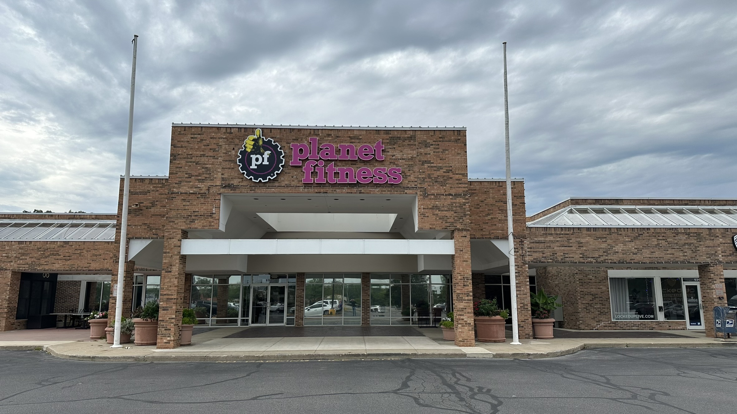 Planet Fitness Covington Plaza